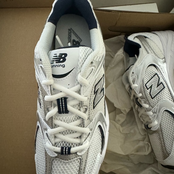 New Balance Unisex 530 Sneakers - Picture 3 of 7